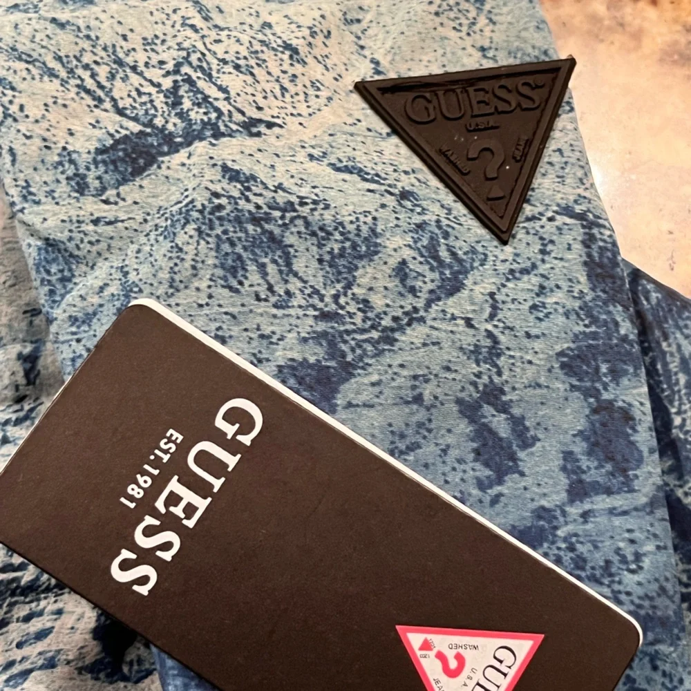NWT Guess Men’s Mountain Printed Nylon Jacket